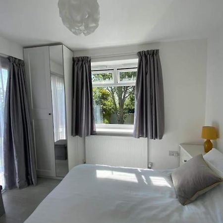 Dingley Dell - Superb Location For Truro In Private Accommodation Perranwell Exterior photo